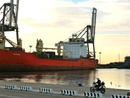 عکس:  دو شرکت بزرگ کشتیرانی چین، به دلیل تحریم های جدید آمریکا، از ایران رفتند / برنامه هسته ای